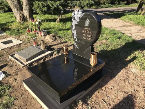 urnak-cierna-zula-srdce3